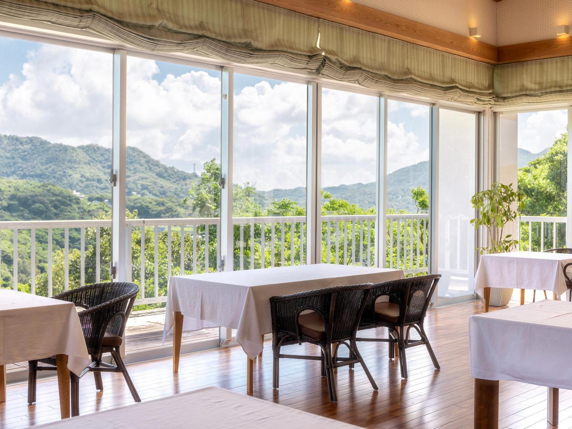 Hoshi No Terrace Motobu Yamazato Hotel Buitenkant foto